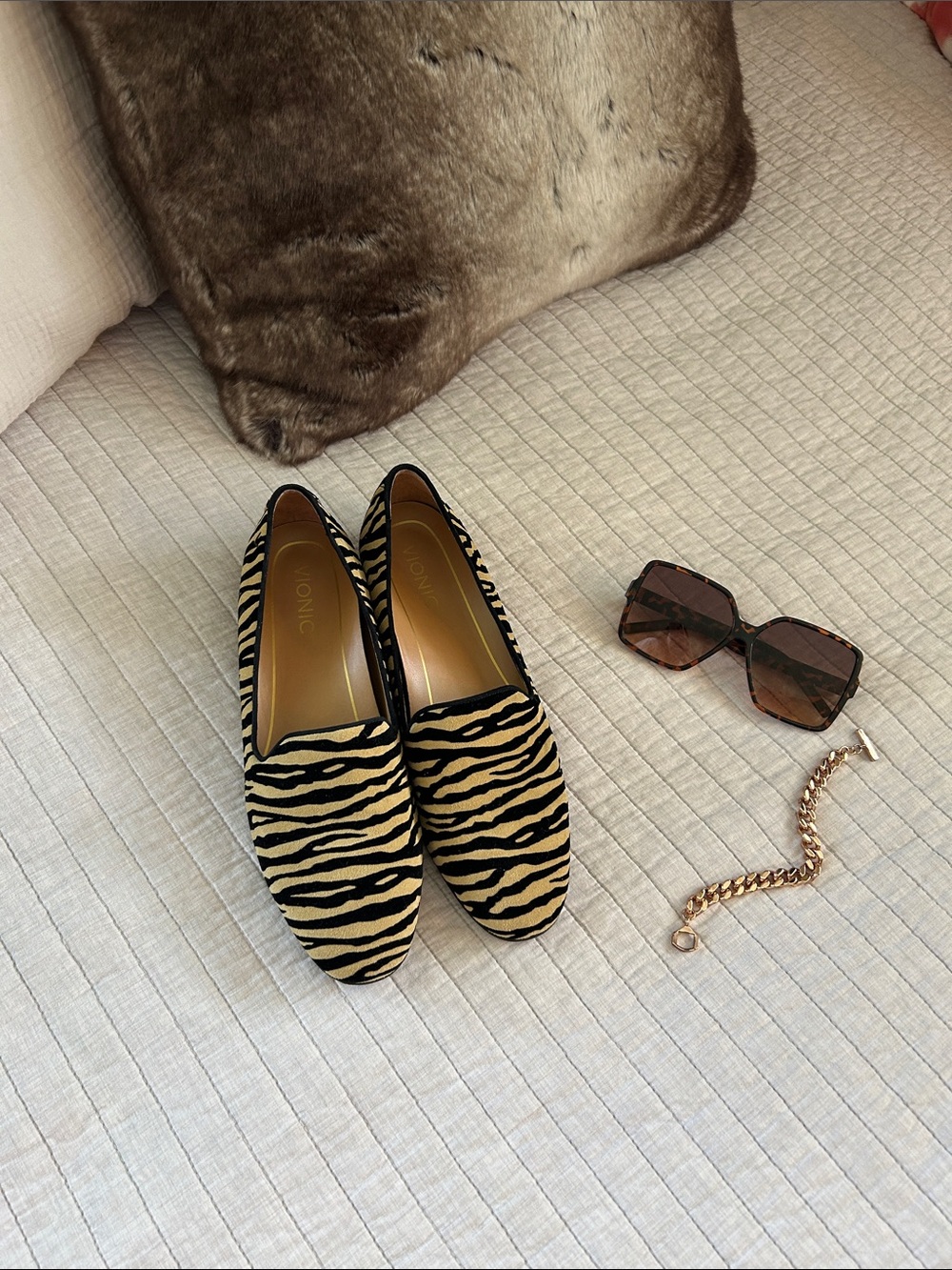 Vionic willa tiger striped classic suede leather loafer comfort flats 8.5